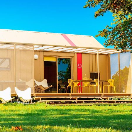 Big Berry Luxury Lifestyle Resort Metlika Eksteriør billede