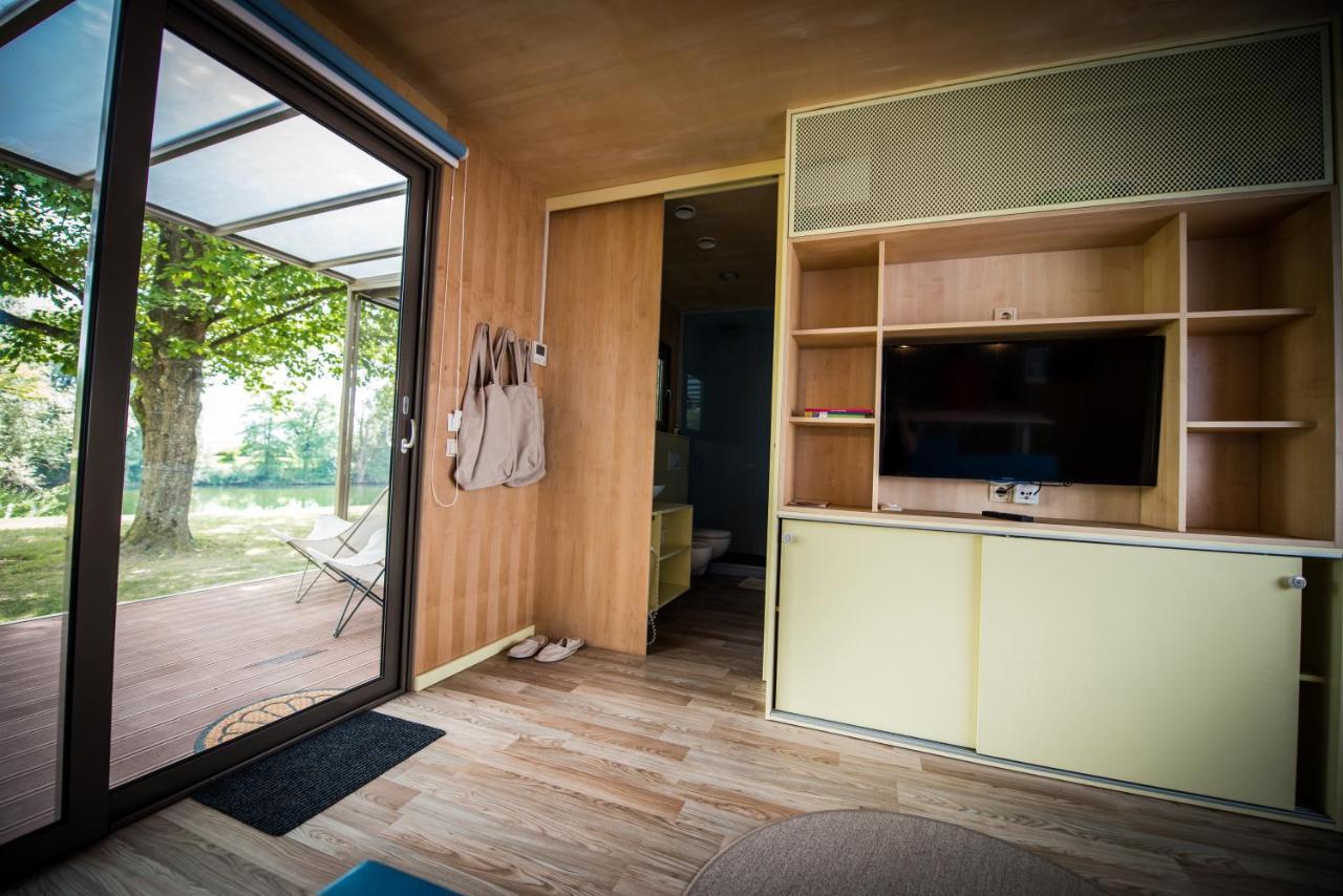 Big Berry Luxury Lifestyle Resort Metlika Eksteriør billede